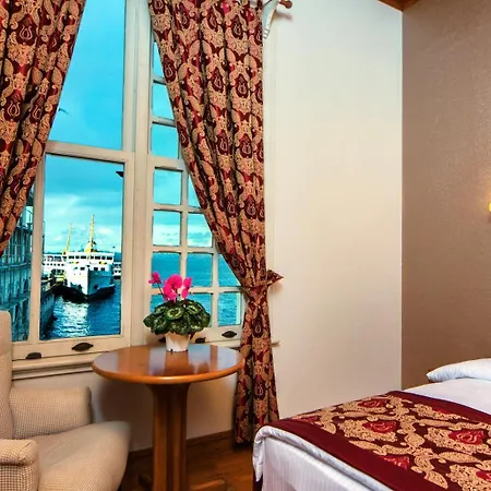 Mom Bueyuekada Hotel Adalar