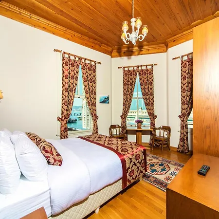 Mom Buyukada Hotel Adalar