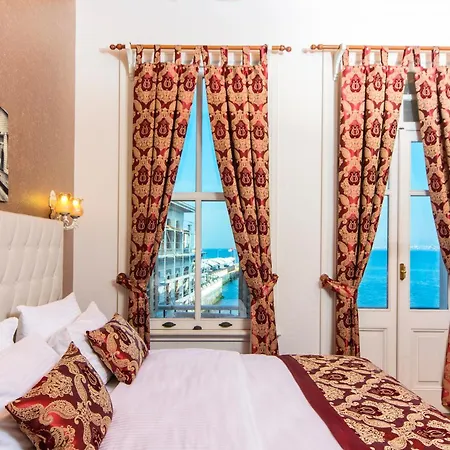 Mom Buyukada Hotel Adalar